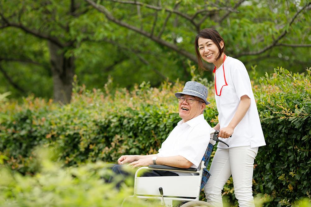 【介護スタッフ】★オープニングスタッフ&既存施設同時募集★はっぴーらいふでのお仕事は職場環境も人間関係も大満足♪